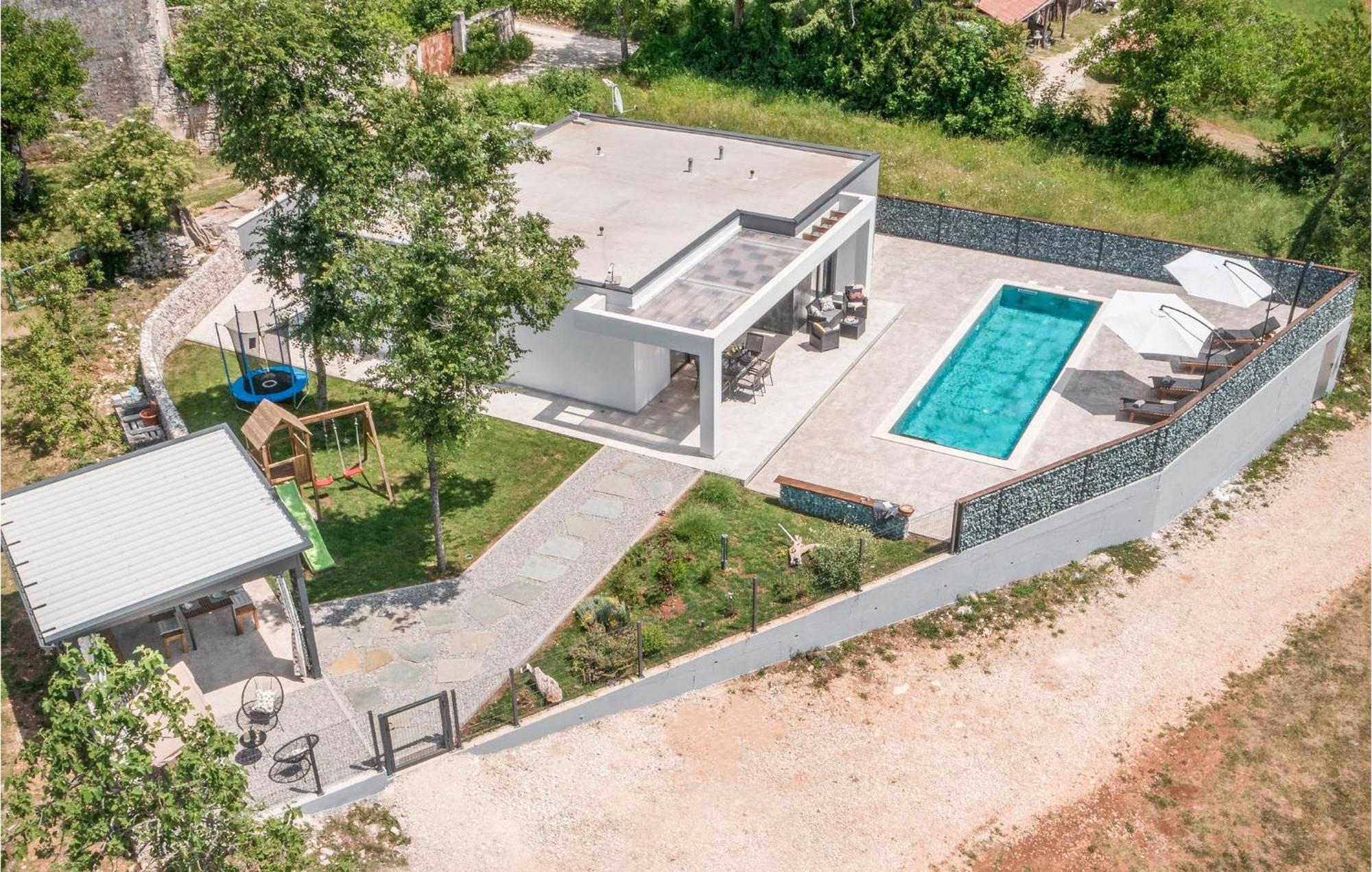 Beautiful Home In Tinjan With Jacuzzi Luaran gambar